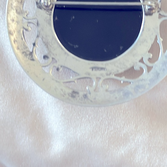 Vintage Navajo Native American Sterling Silver
Black Onyx Brooch - Picture 3 of 5